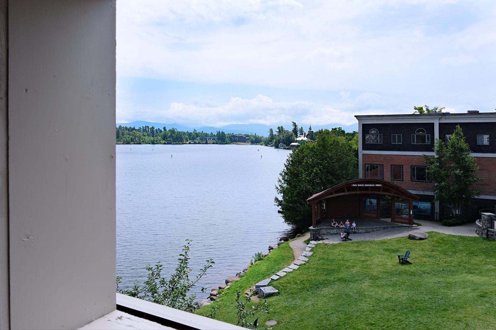 The Haus On Mirror Lake Lake Placid Værelse billede